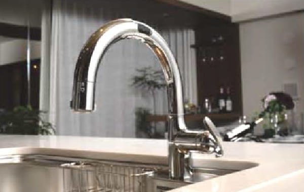 浄水器一体型タッチレス水栓（自動水栓）